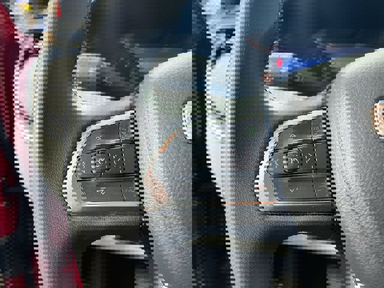 Used 2024 Jeep Compass Latitude image 16