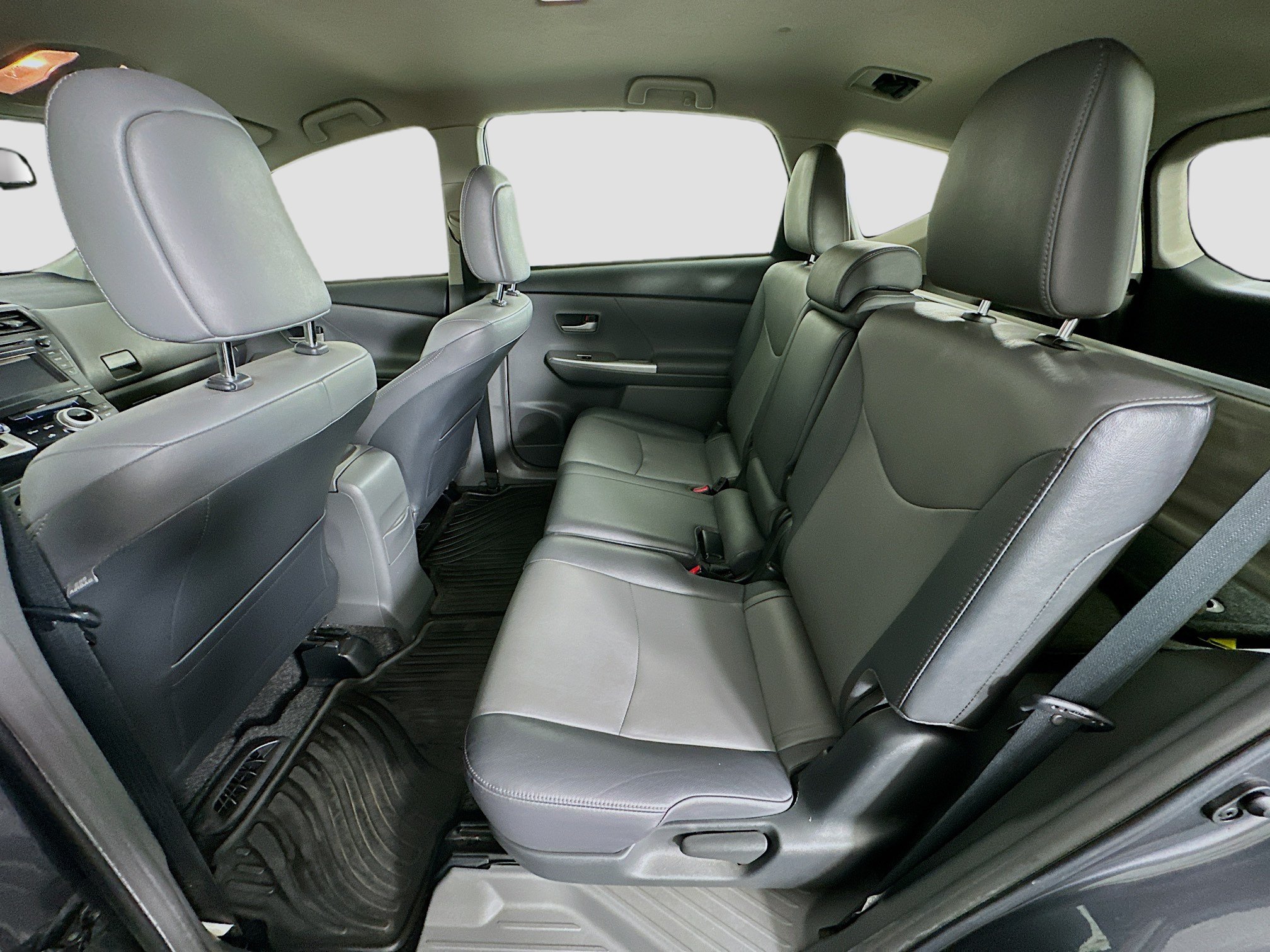 Used 2014 Toyota Prius V Five FWD image 26