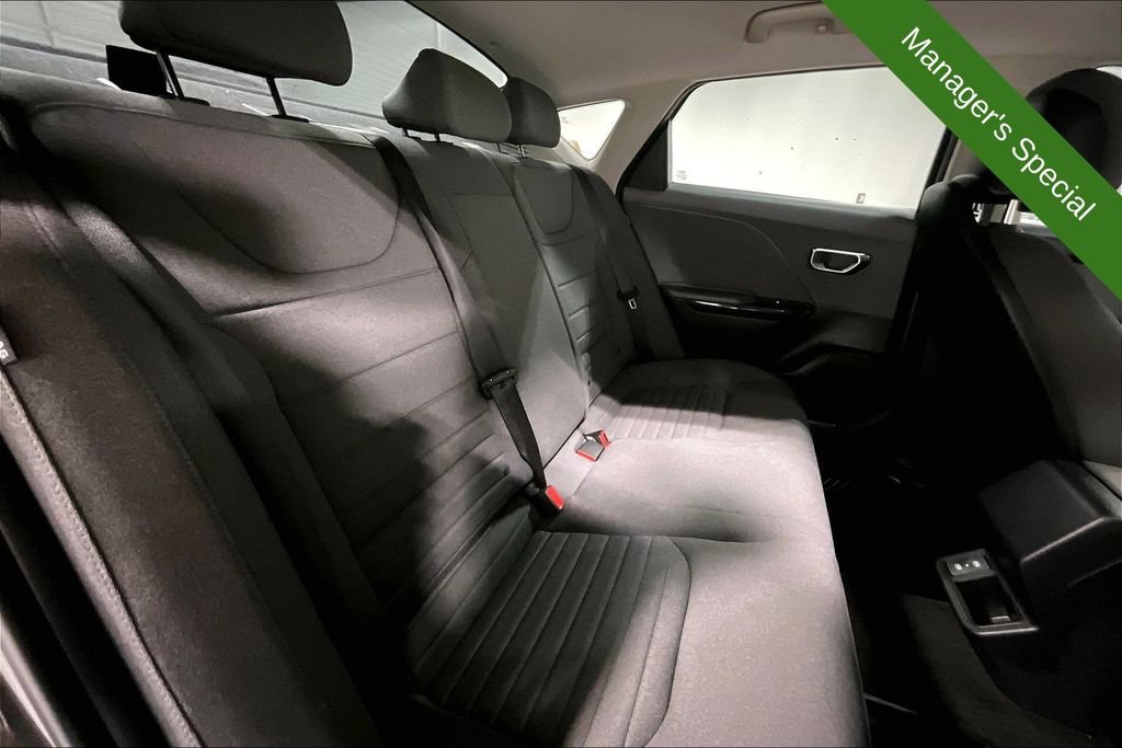 Used 2025 Kia K4 EX FWD image 33