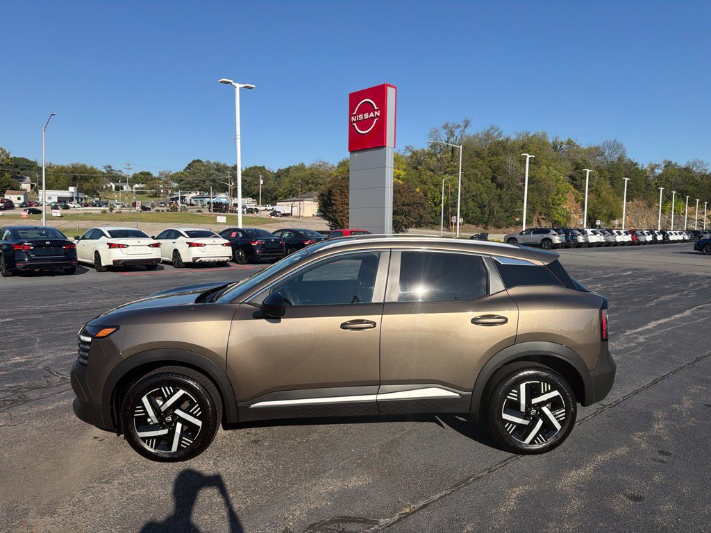 Used 2026 Nissan Kicks SV FWD image 4