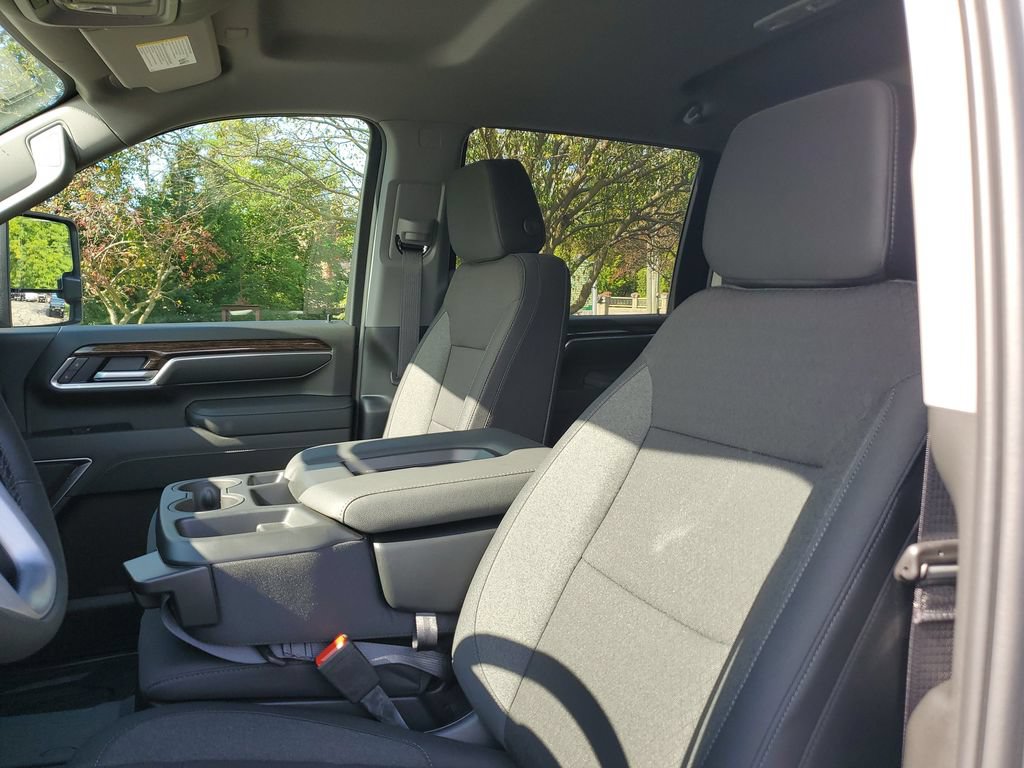 New 2026 GMC Sierra 2500 SLE w/ SLE Value Package; AWD/4WD image 16