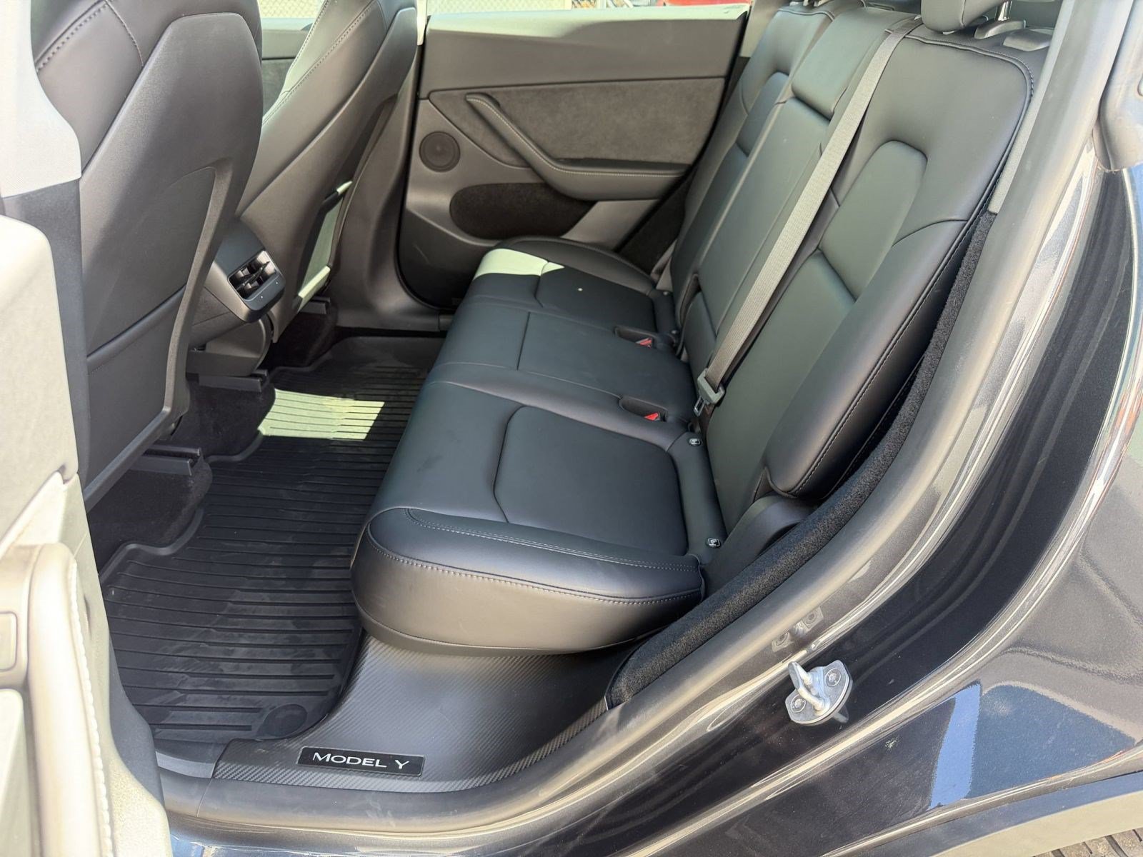 Used 2024 Tesla Model Y 2WD image 20