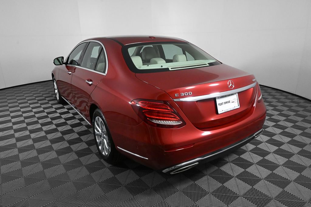 Used 2017 Mercedes-Benz E 300 4MATIC image 4