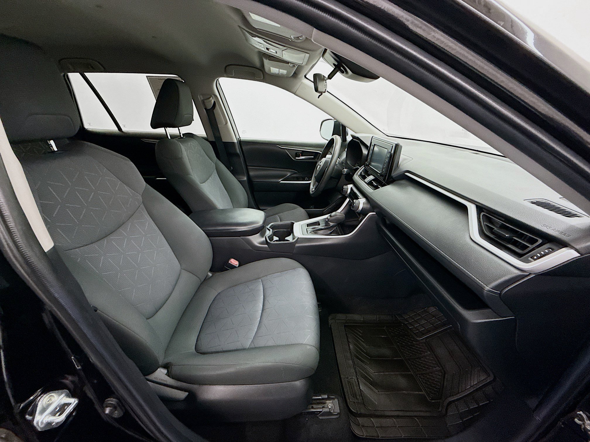 Used 2021 Toyota RAV4 XLE FWD image 30