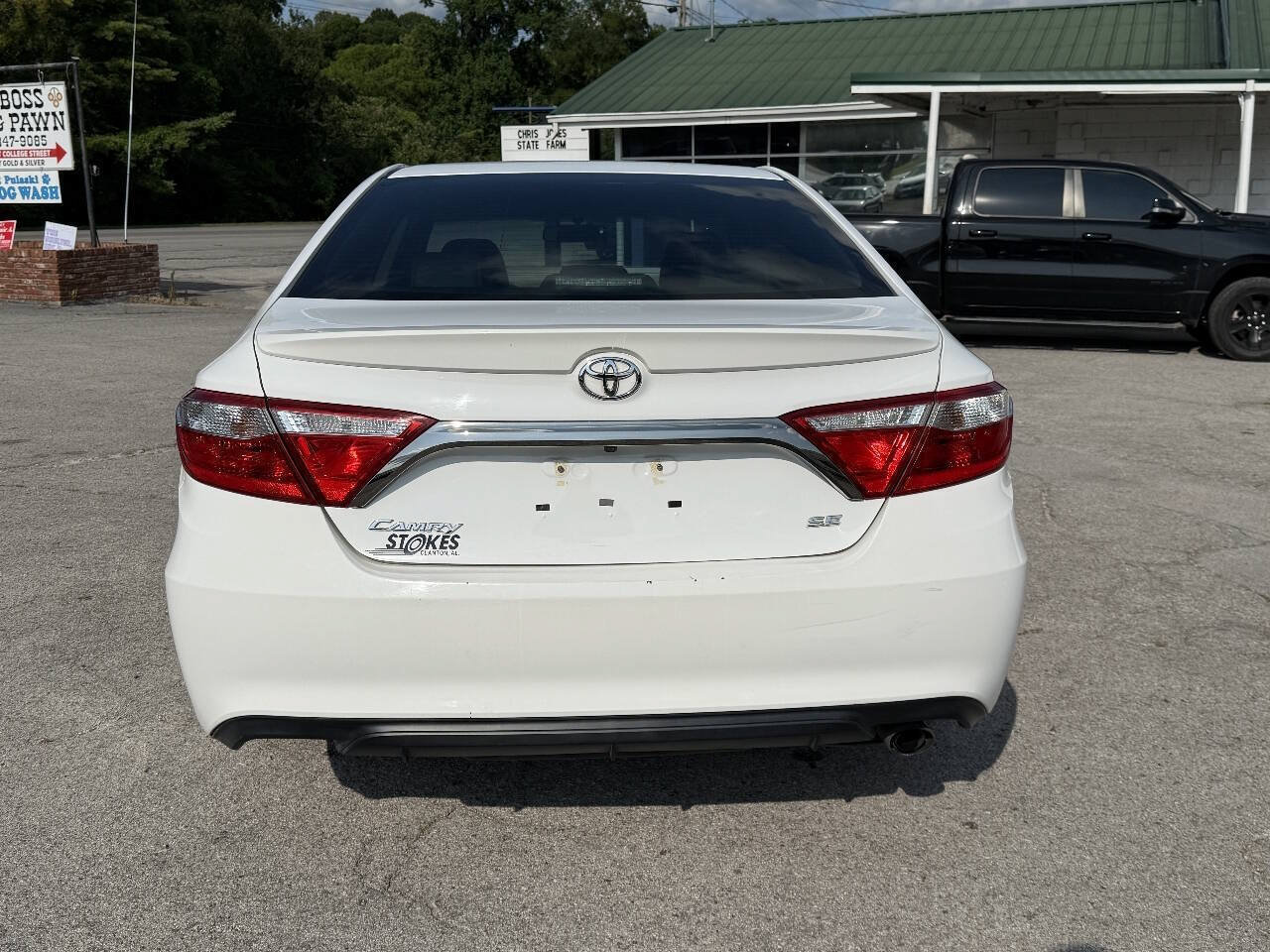 Used 2017 Toyota Camry SE FWD image 5