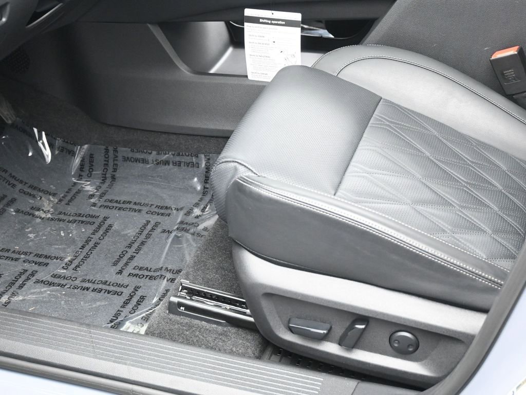 Certified 2025 Nissan Rogue Platinum w/ Tech Package image 14