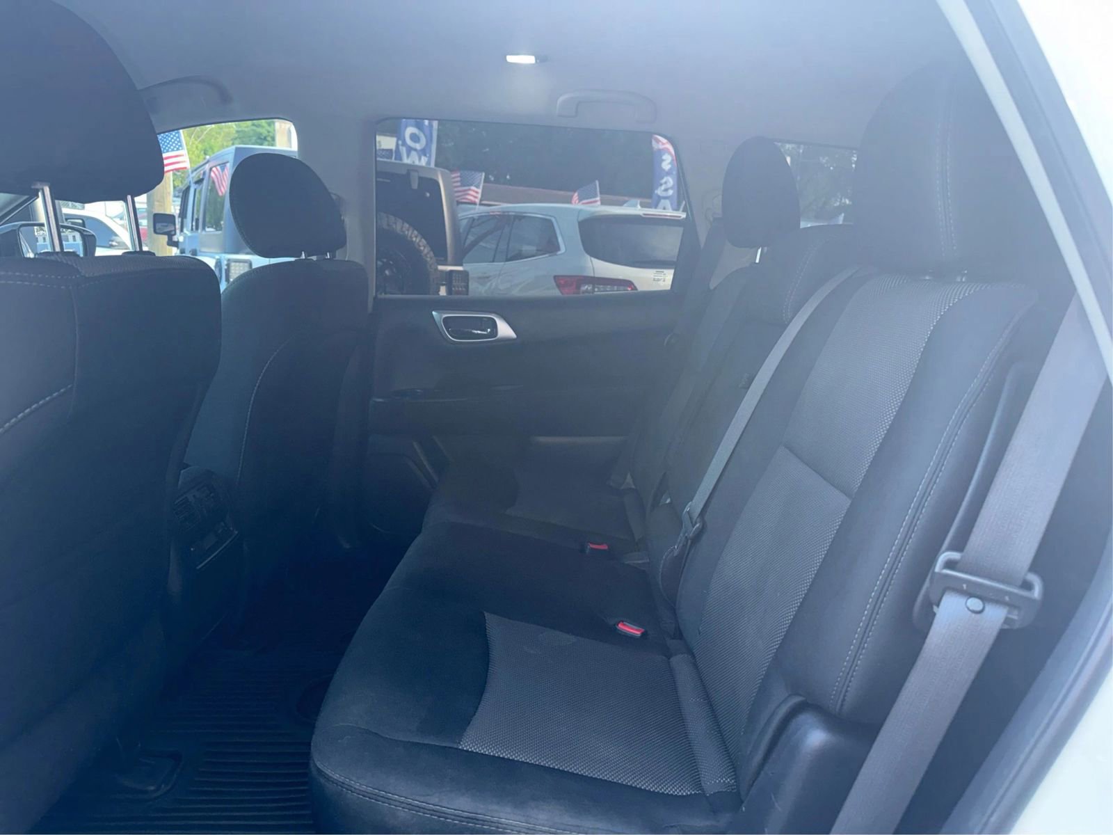 Used 2017 Nissan Pathfinder SV AWD/4WD image 10