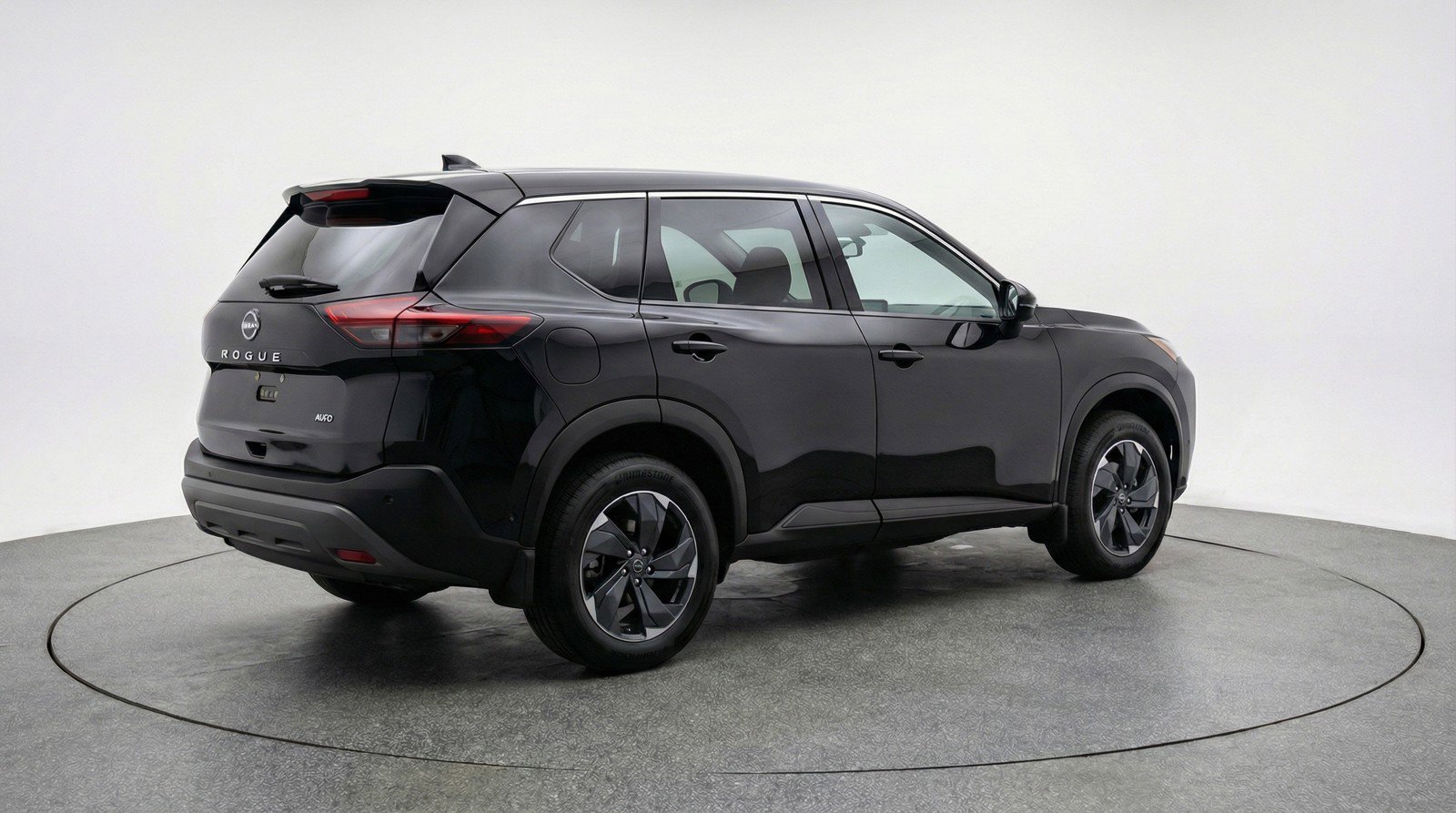 Used 2025 Nissan Rogue SV image 9
