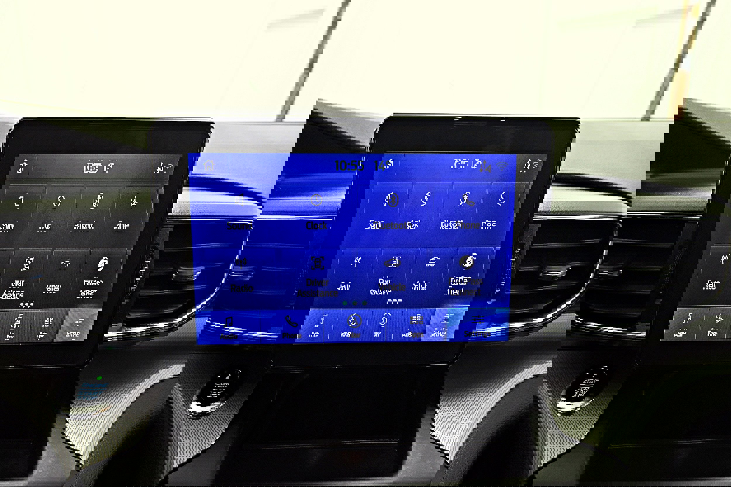 Used 2020 Ford Explorer XLT w/ Equipment Group 202A image 15