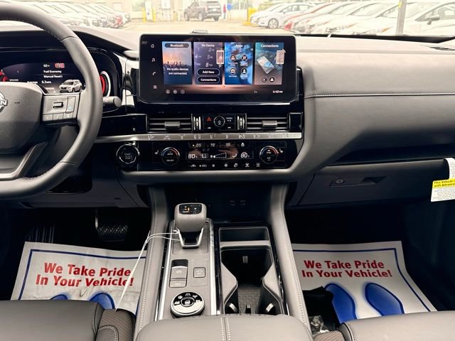 New 2026 Nissan Pathfinder SL image 26