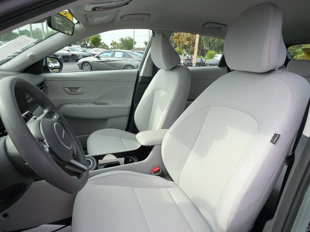 Certified 2025 Hyundai Kona SE FWD image 5