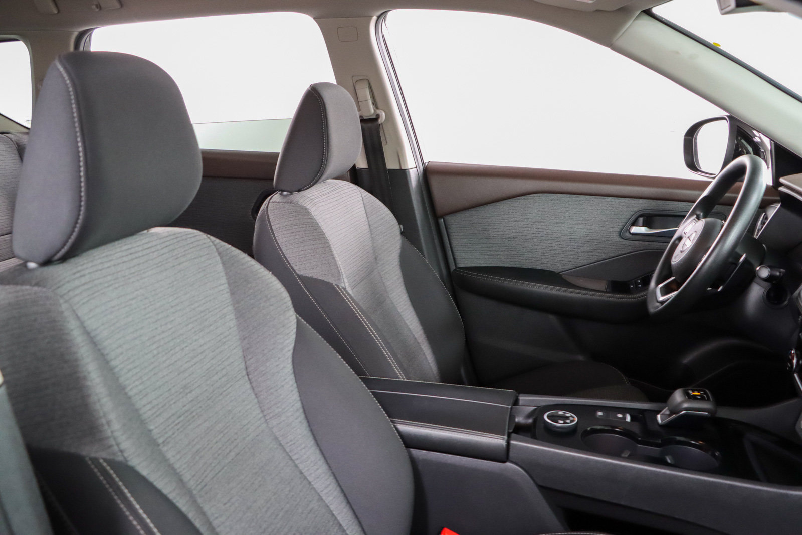 Used 2022 Nissan Rogue SV AWD/4WD image 26