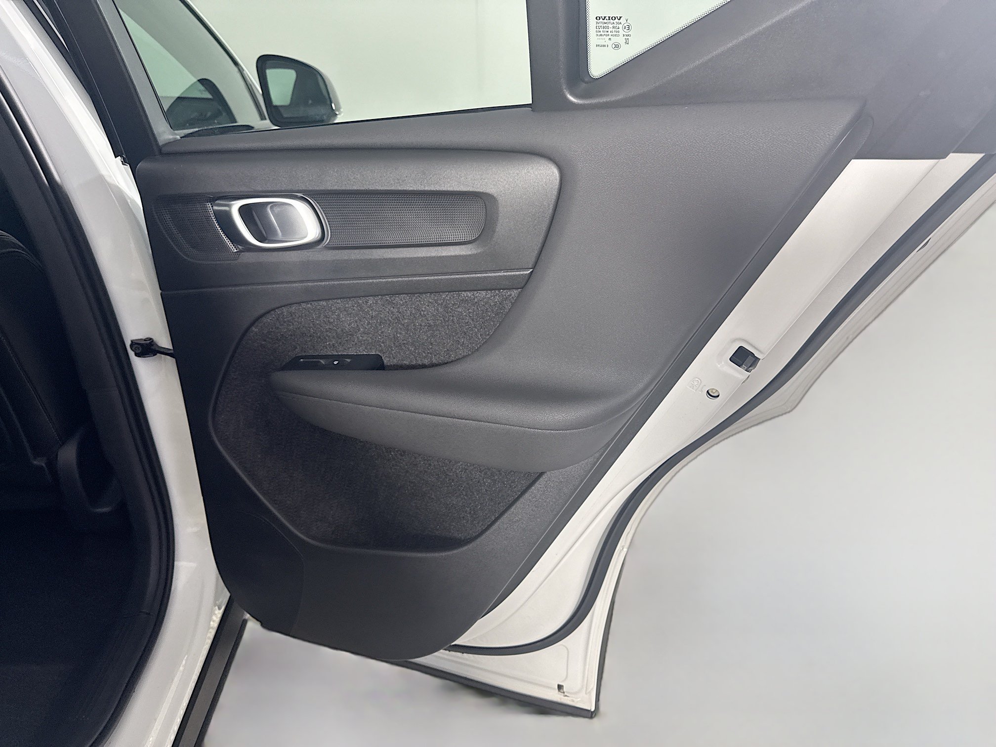 Used 2026 Volvo XC40 B5 Plus AWD/4WD image 28