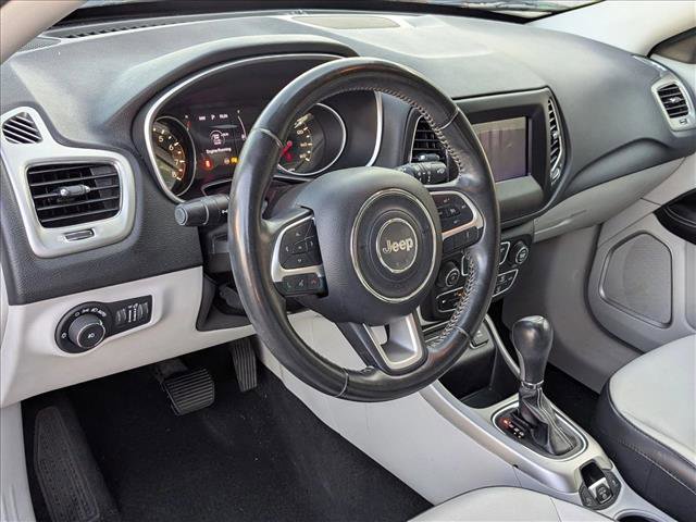 Used 2019 Jeep Compass Latitude FWD image 10