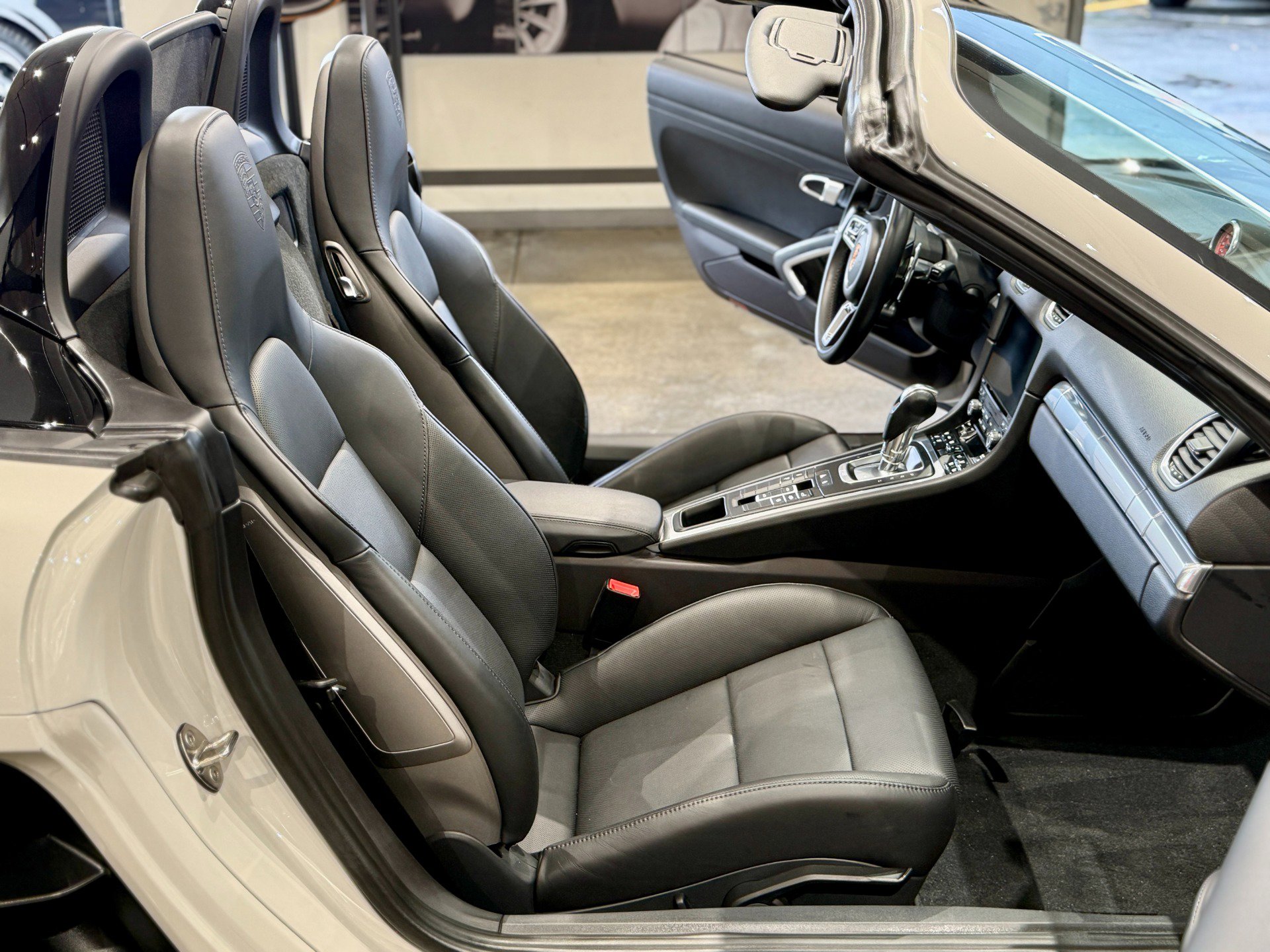 Used 2022 Porsche 718 Boxster GTS RWD image 40