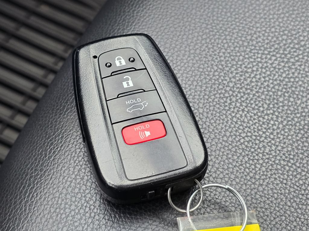 Used 2023 Toyota Highlander XSE AWD/4WD image 37