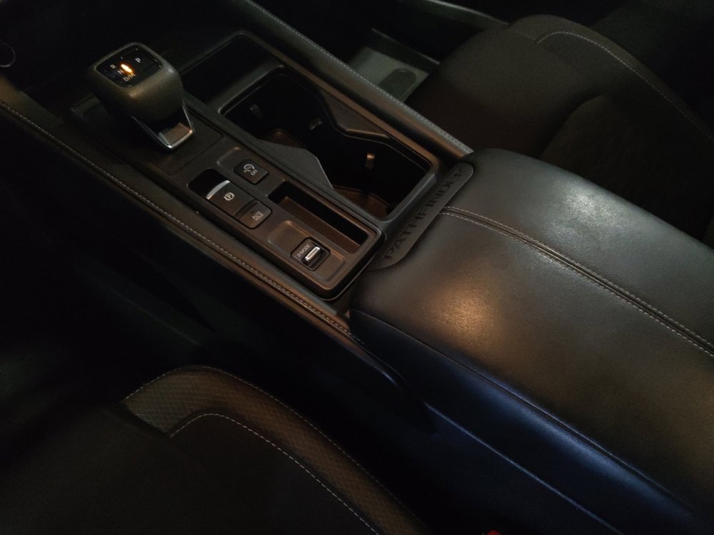 Used 2023 Nissan Pathfinder S image 26