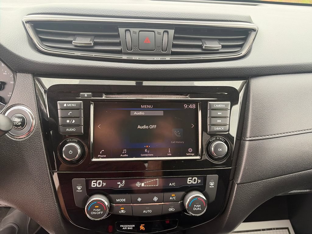 Used 2018 Nissan Rogue SV AWD/4WD image 19