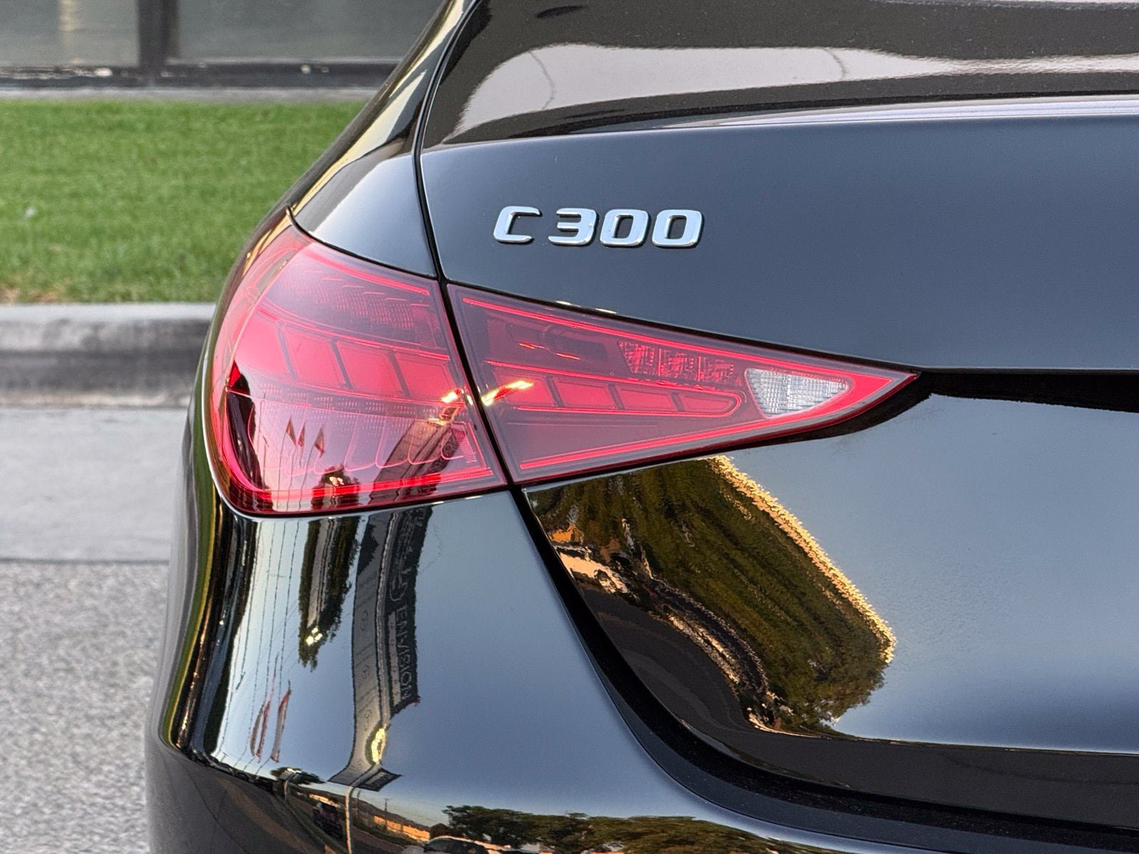 Used 2024 Mercedes-Benz C 300 Sedan image 11
