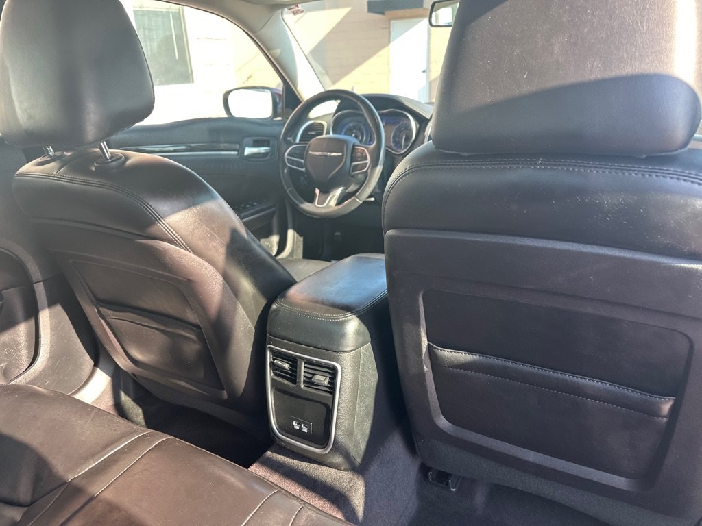 Used 2018 Chrysler 300 Touring L RWD image 14