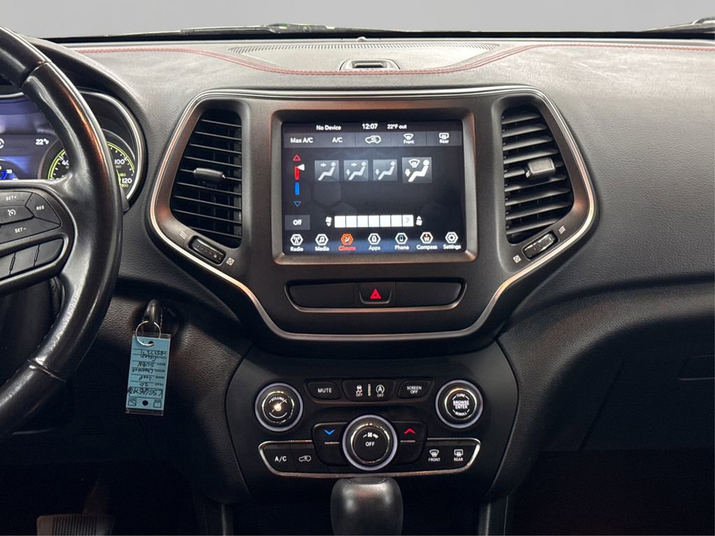Used 2020 Jeep Cherokee Trailhawk image 19