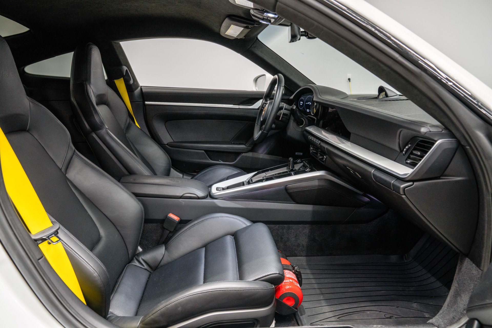 Used 2022 Porsche 911 Turbo S AWD/4WD image 30