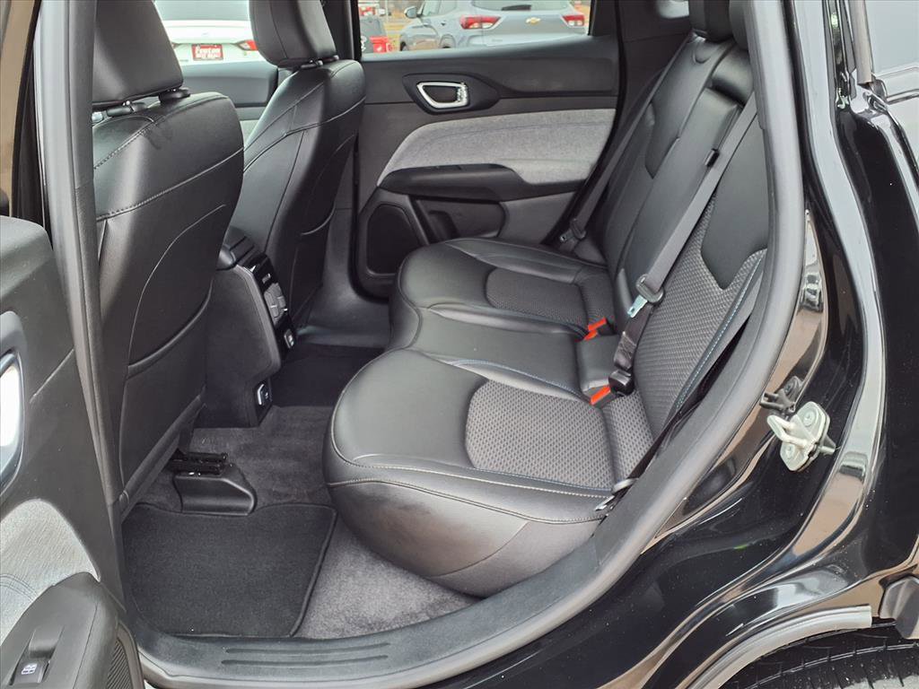 Used 2024 Jeep Compass Latitude image 15