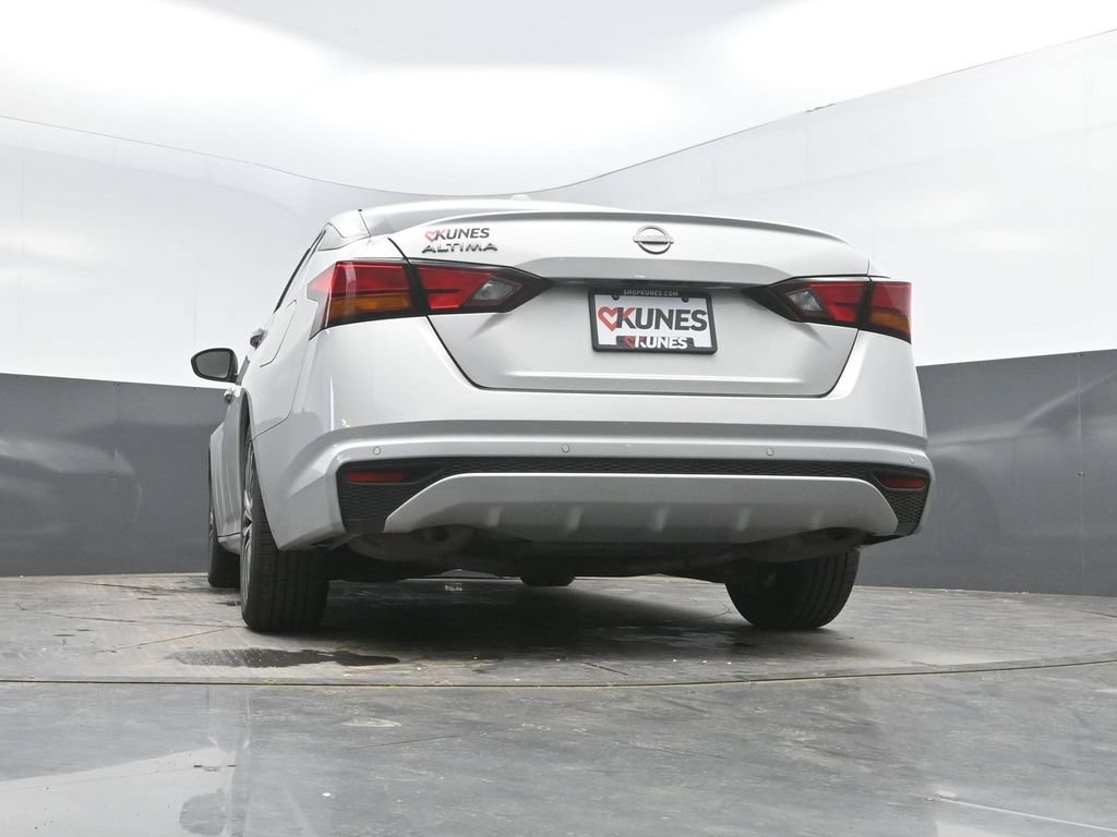 Used 2025 Nissan Altima 2.5 SV FWD image 33