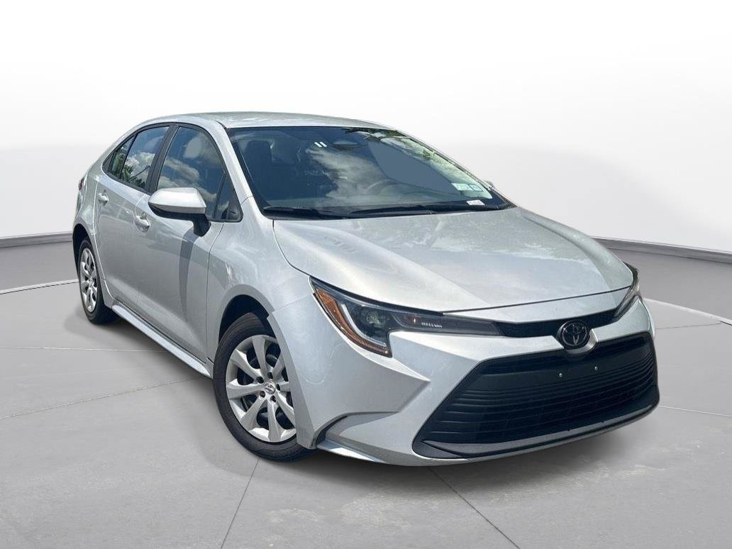 Used 2024 Toyota Corolla LE FWD image 4
