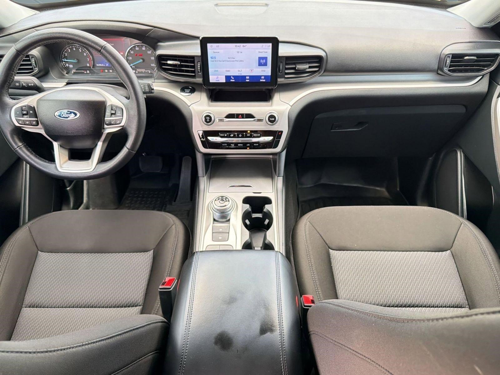 Certified 2024 Ford Explorer XLT RWD image 15