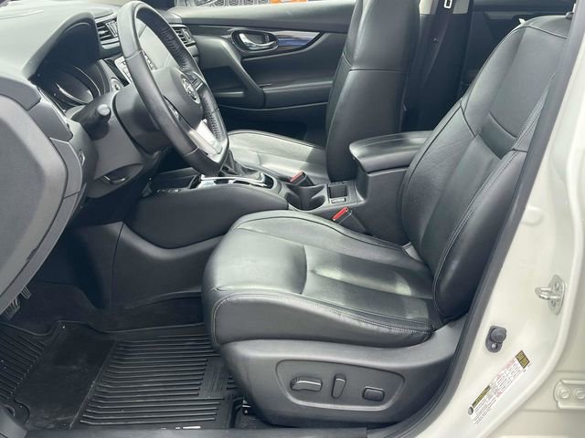 Used 2018 Nissan Rogue SL w/ Premium Package AWD/4WD image 12