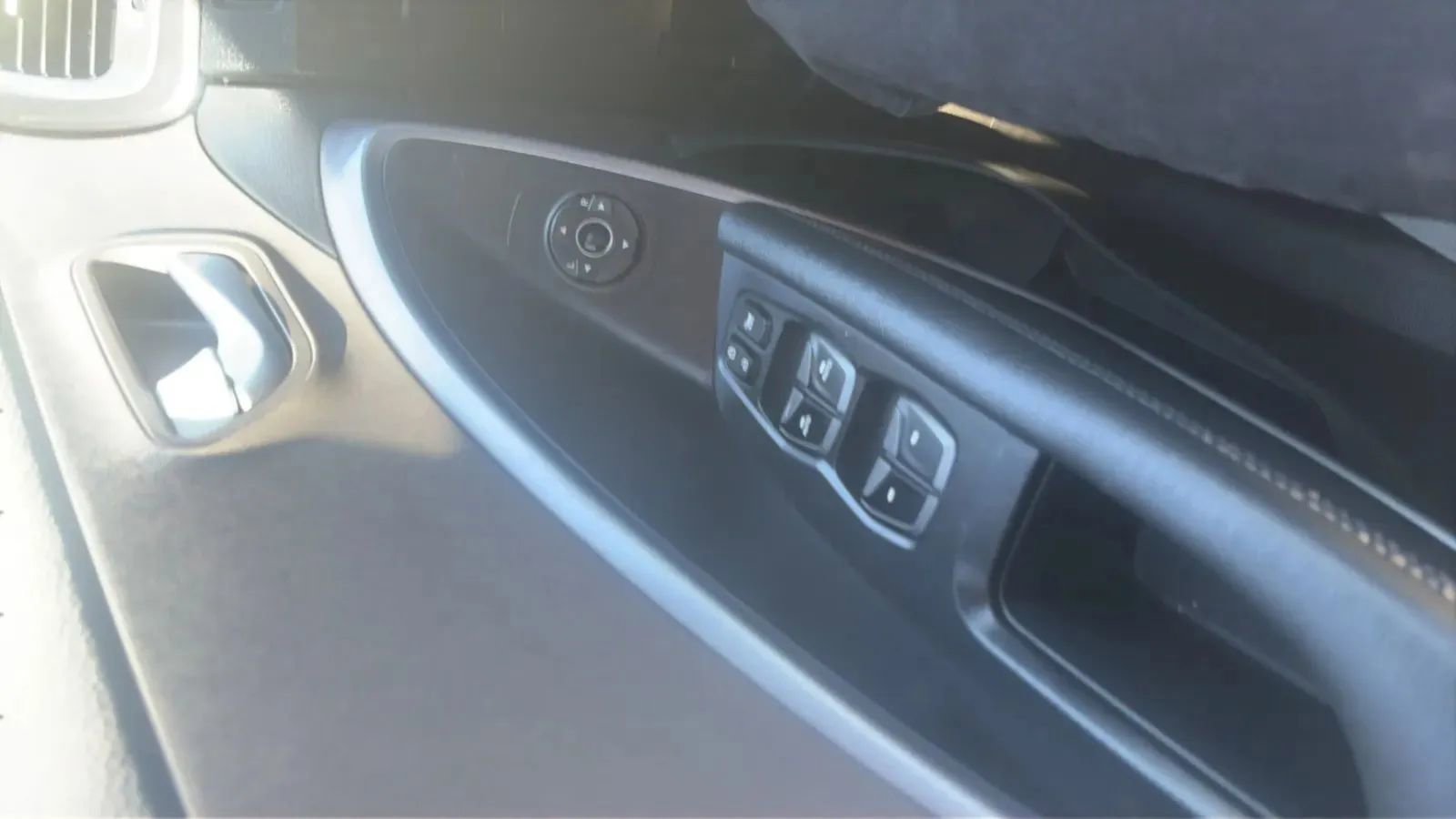 Used 2015 Hyundai Santa Fe Sport w/ Option Group 02 FWD image 19