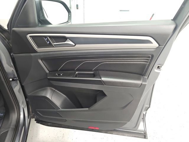 Used 2020 Volkswagen Atlas Cross Sport SEL AWD/4WD image 36