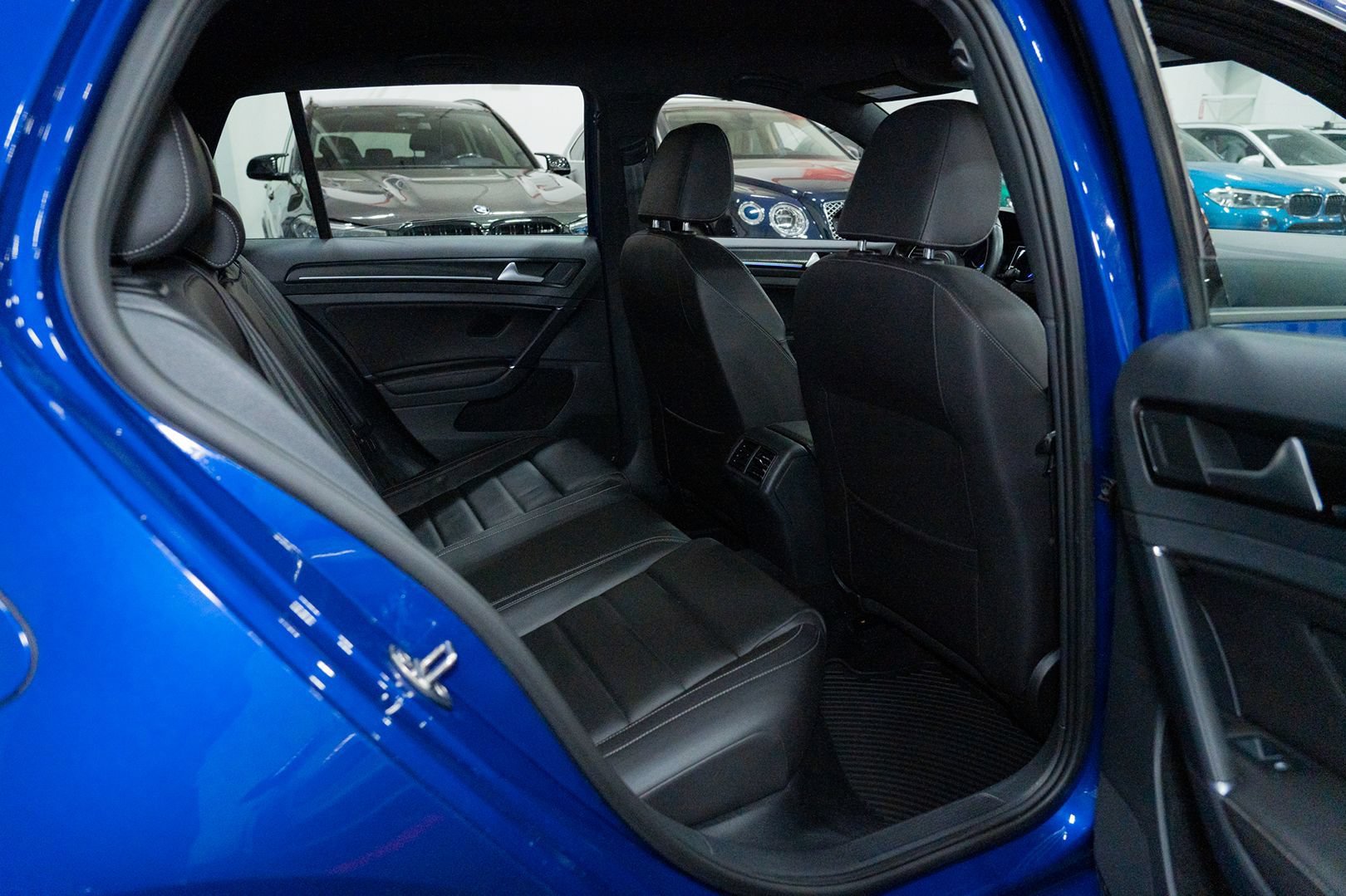 Used 2015 Volkswagen Golf R 4-Door AWD/4WD image 26