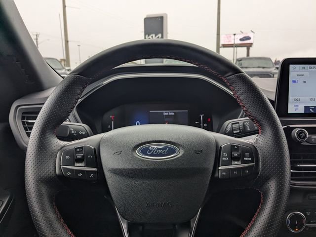 Used 2025 Ford Escape ST-Line Select AWD/4WD image 23