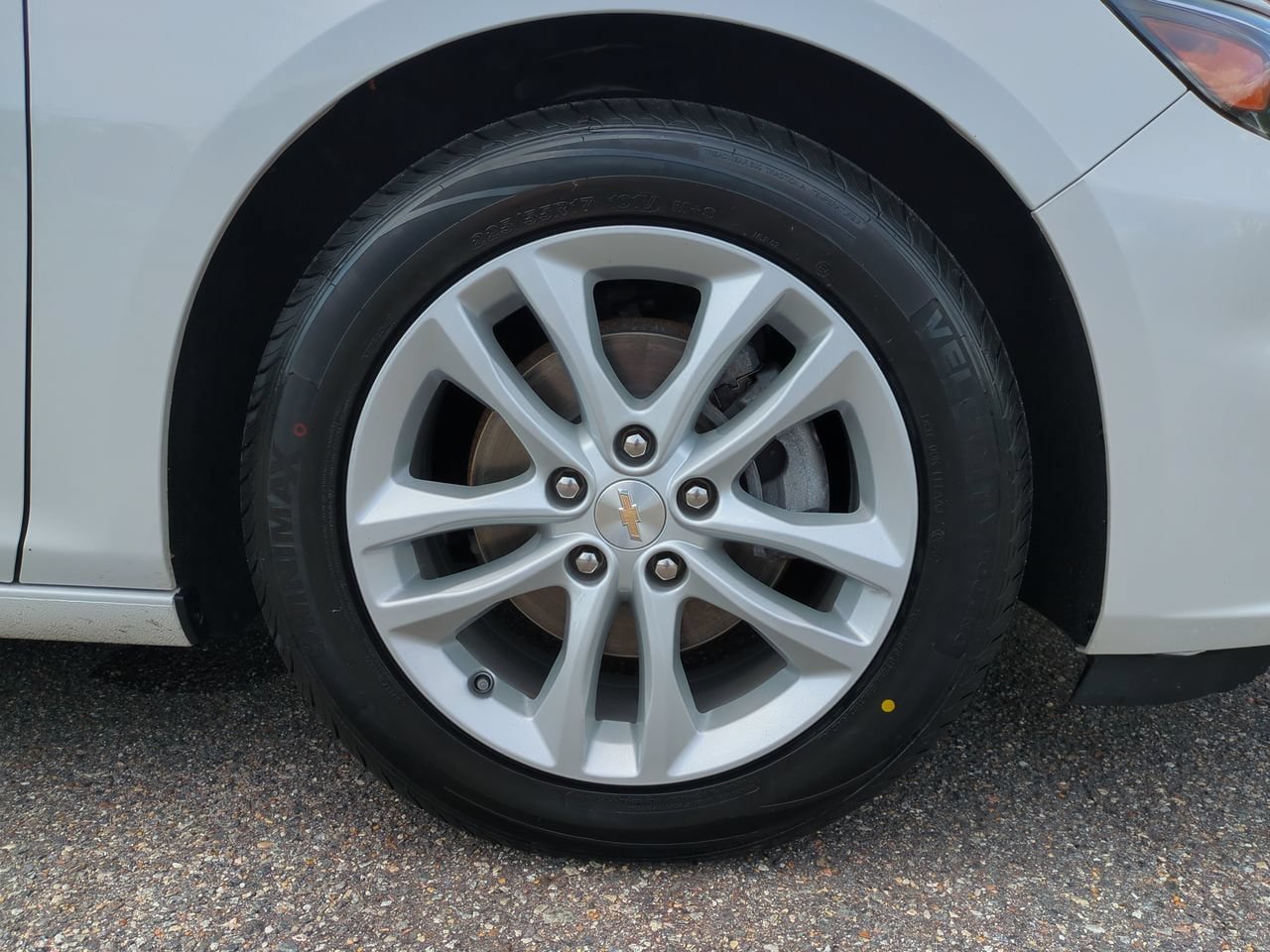 Used 2018 Chevrolet Malibu LT FWD image 11