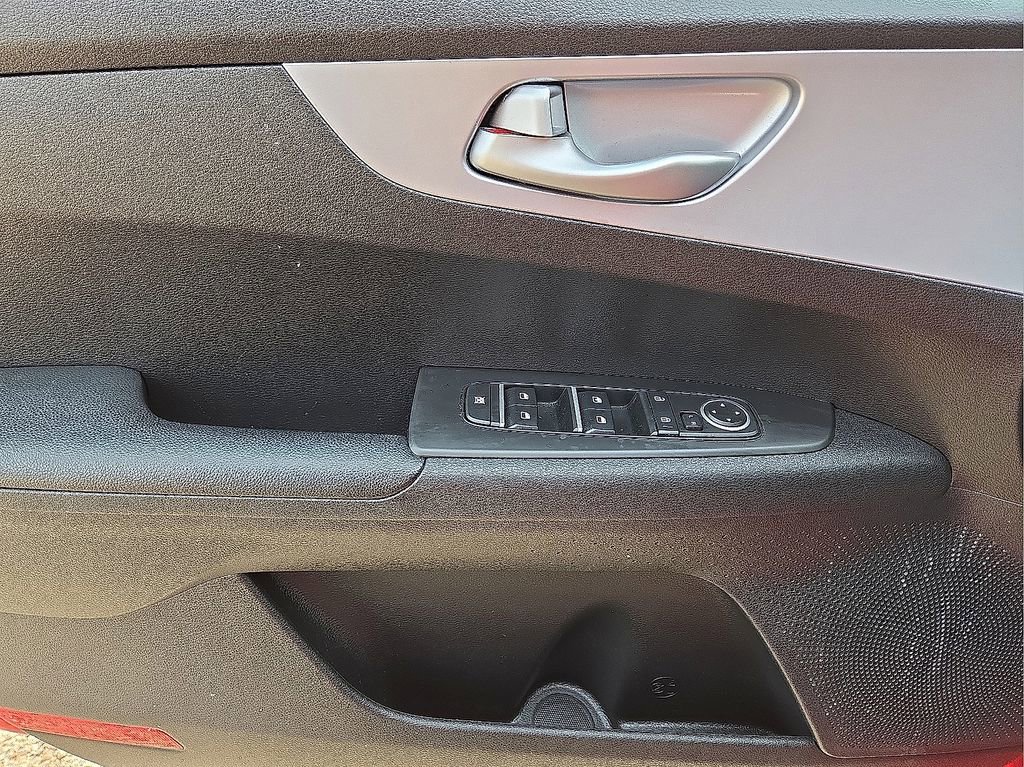Used 2023 Kia Forte LXS image 18