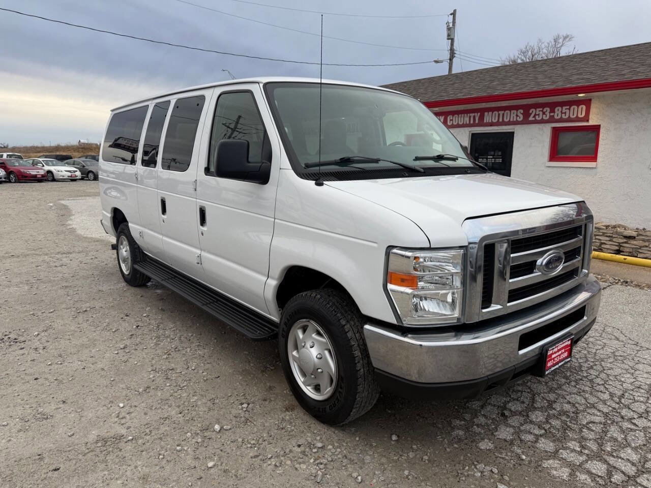 Used 2013 Ford E-350 and Econoline 350 XLT image 1