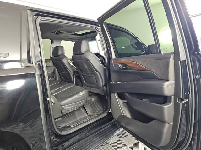 Used 2019 Cadillac Escalade ESV Luxury image 14