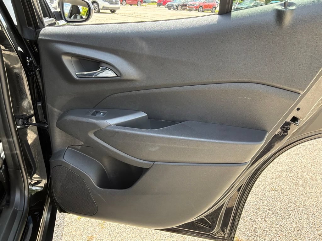 Used 2024 Chevrolet Trax LS w/ Driver Confidence Package FWD image 28
