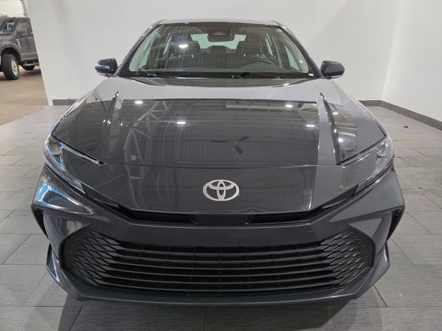 Used 2025 Toyota Camry LE w/ Convenience Package image 8