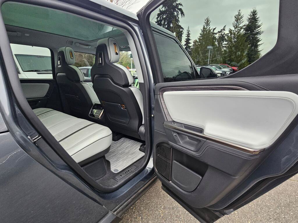 Used 2026 Rivian R1T Adventure Dual AWD/4WD image 14
