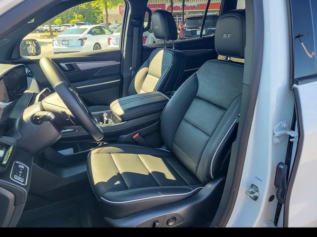 Used 2026 Buick Enclave Sport Touring w/ Power Package FWD image 11