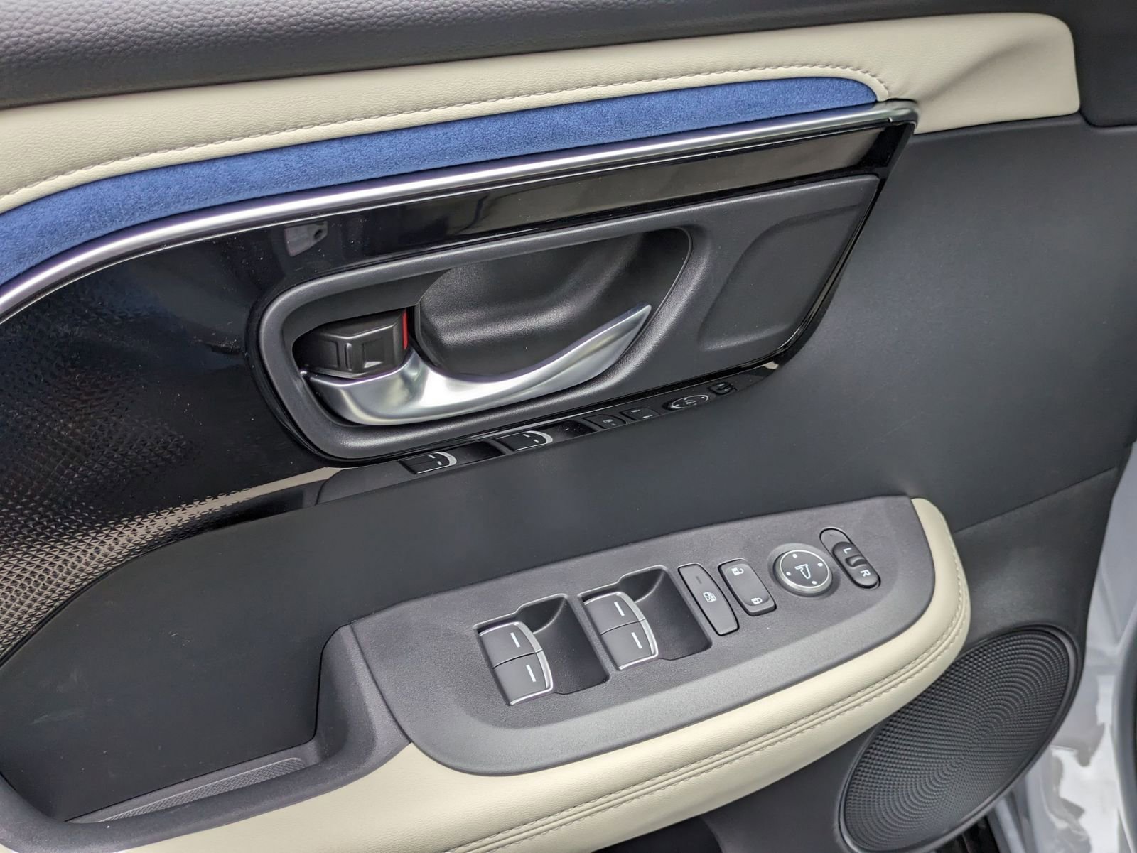 Certified 2025 Acura ADX A-Spec image 12