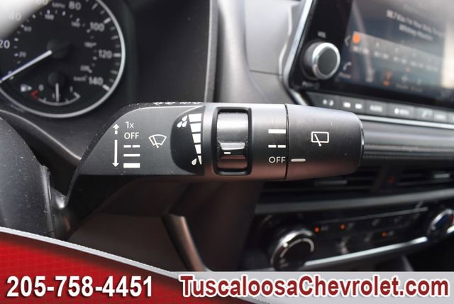 Used 2024 Nissan Rogue S FWD image 28