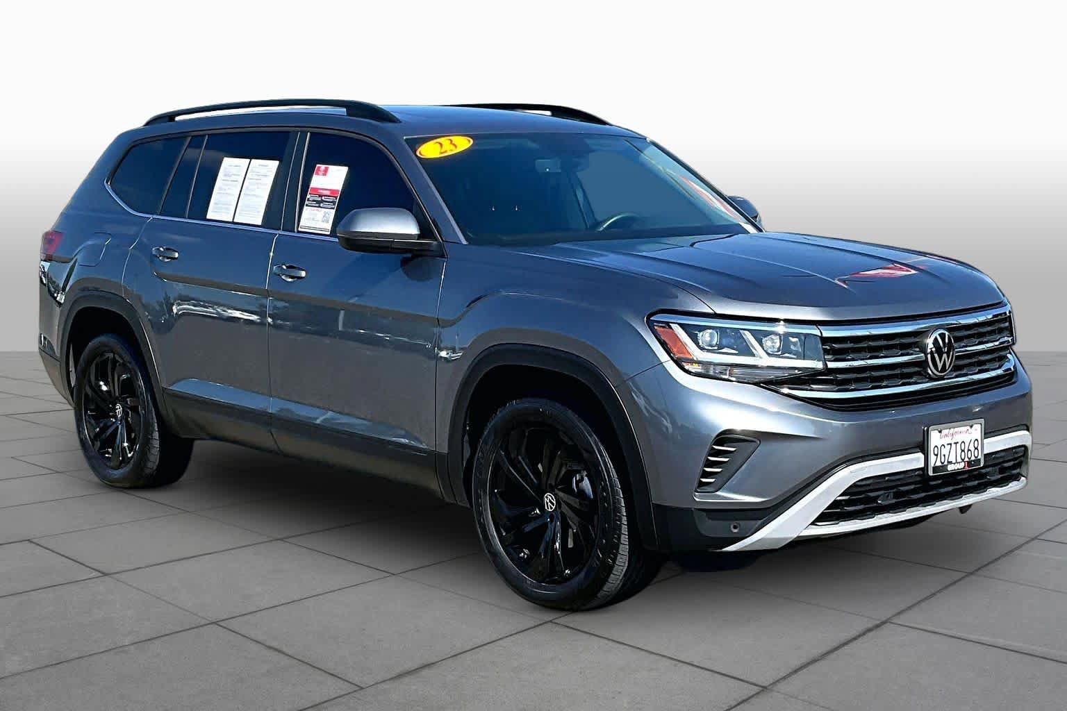 Used 2023 Volkswagen Atlas SE w/ Panoramic Sunroof Package AWD/4WD image 2