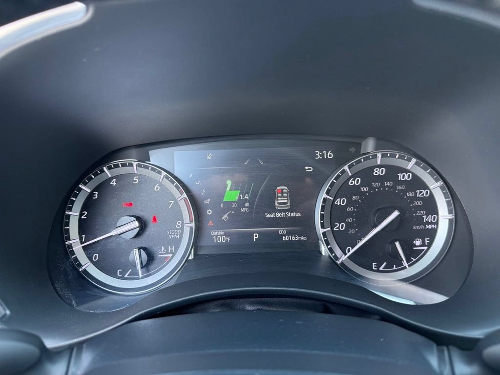 Used 2022 Toyota Highlander XLE AWD/4WD image 16