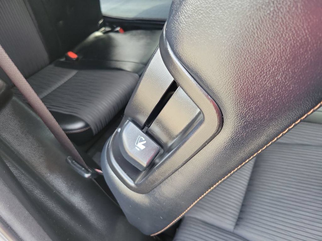 Used 2016 Toyota Highlander Plus FWD image 32