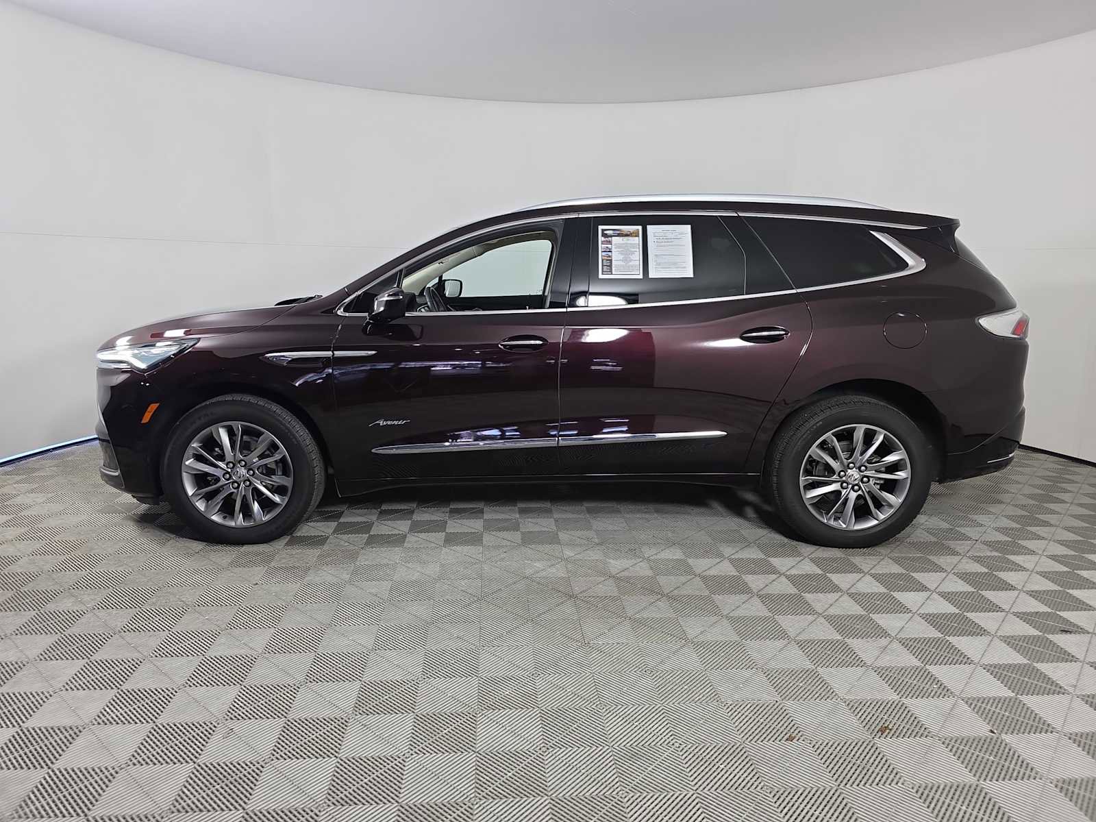 Used 2023 Buick Enclave Avenir w/ Avenir Technology Package image 5