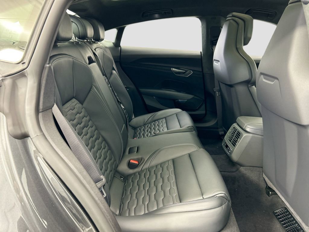 New 2026 Audi RS e-tron GT performance image 21